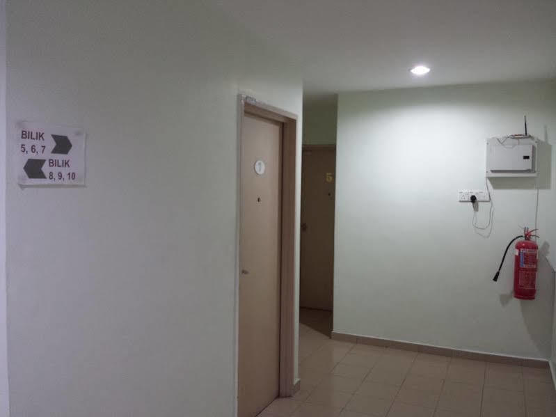 Batu Berendam Inn Kampong Sungai Putat Εξωτερικό φωτογραφία